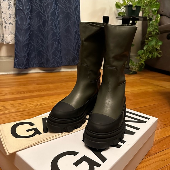 Ganni Olive Boots - Picture 6 of 8